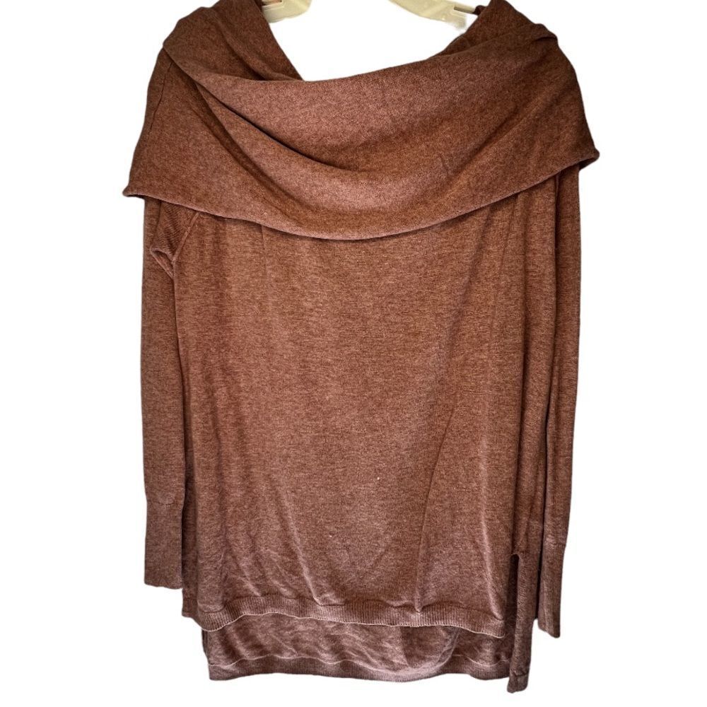 Shrinking Violet‎ Sweater
